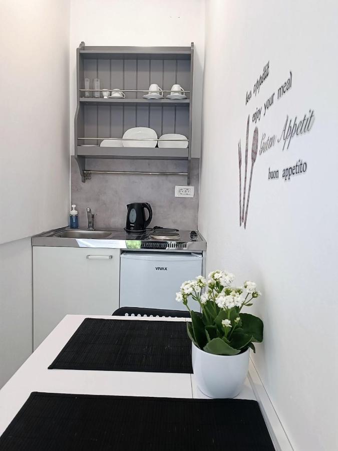 Studio Apartman Brletic Tounj 外观 照片