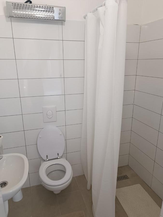 Studio Apartman Brletic Tounj 外观 照片